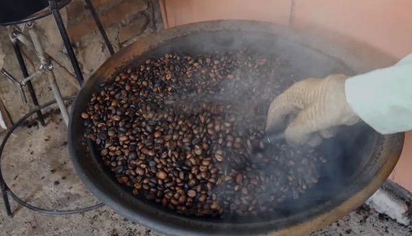 Proses Pembuatan Kopi Tempuran Tradisional
